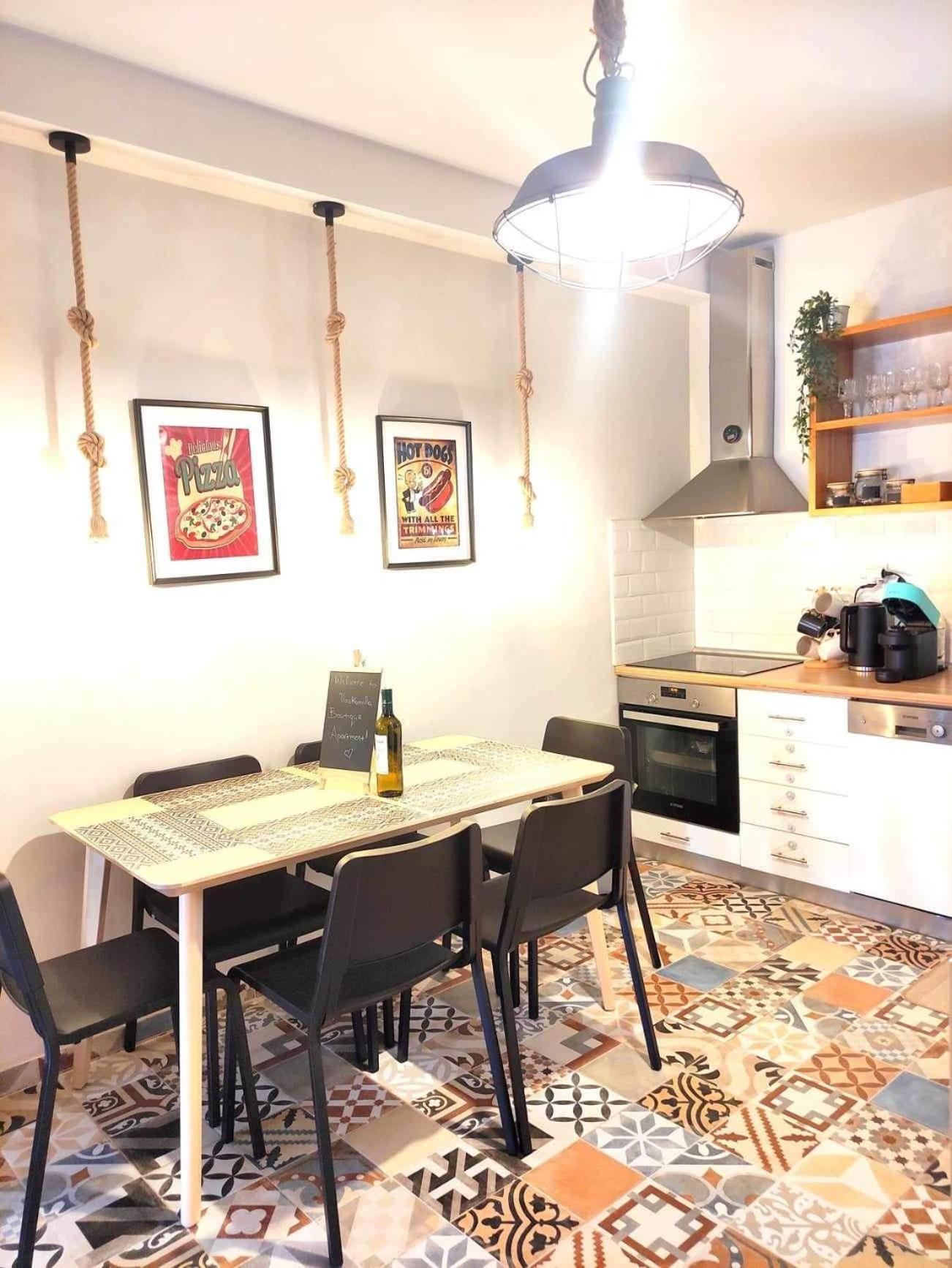 Voukamvilia Boutique Apartment Agios Matthaios  ภายนอก รูปภาพ